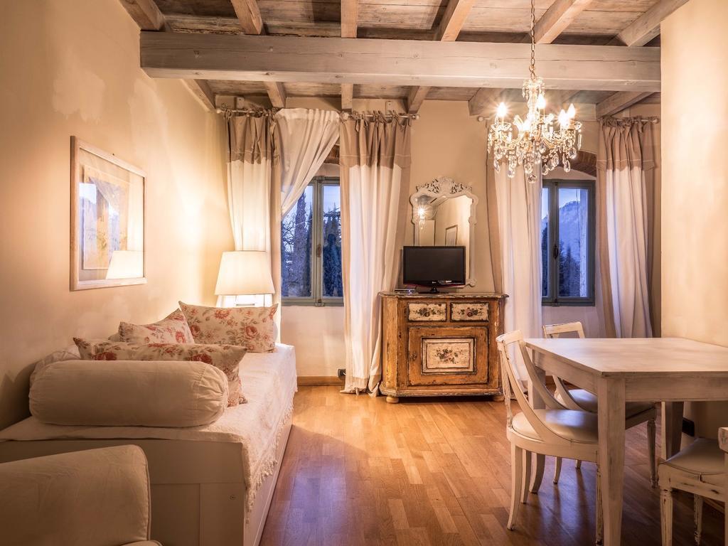 アッフィ Relais Il Pignoゲストハウス エクステリア 写真
